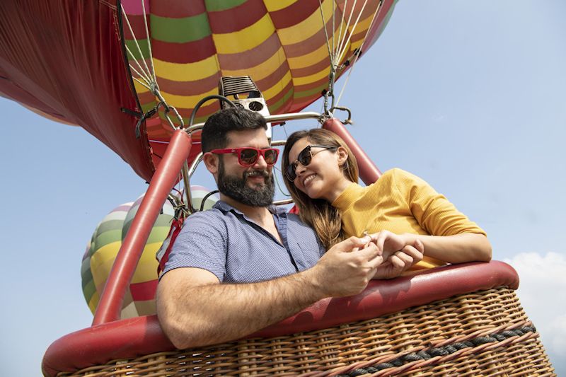 entrega de anillo de compromiso